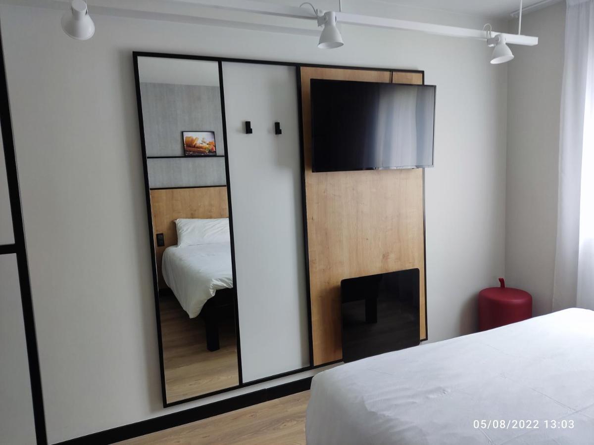 Отель Ibis Brive Centre Экстерьер фото